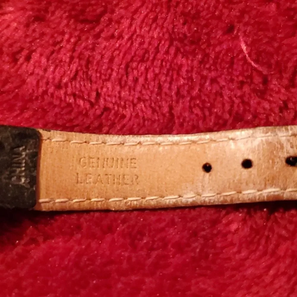 Kenneth Cole Watch U54-05-KC6032 Women's Leather Band Petite‎ Rectangular Silver